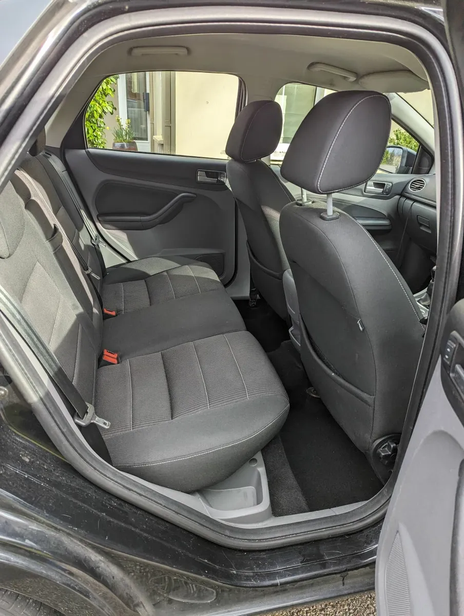 Ford Focus 2011 - Image 3