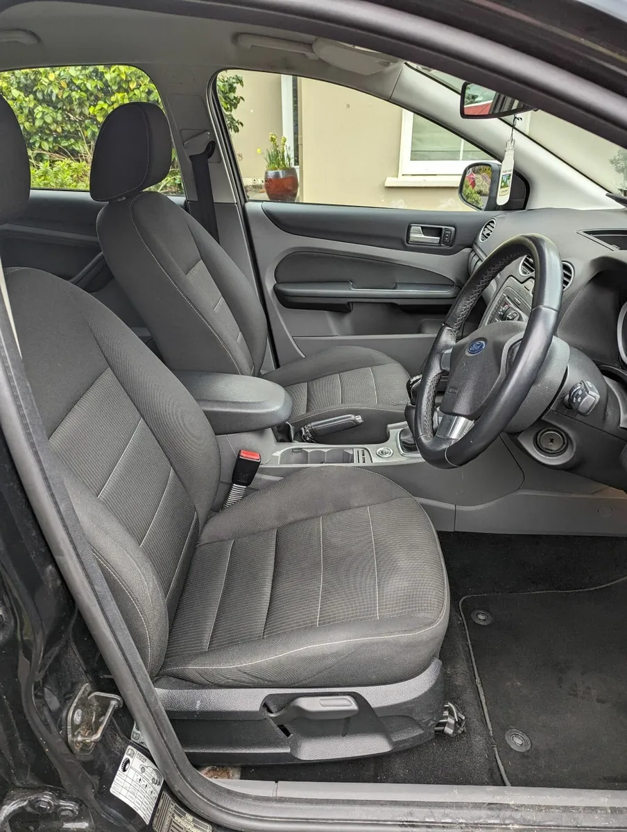 Ford Focus 2011 - Image 4