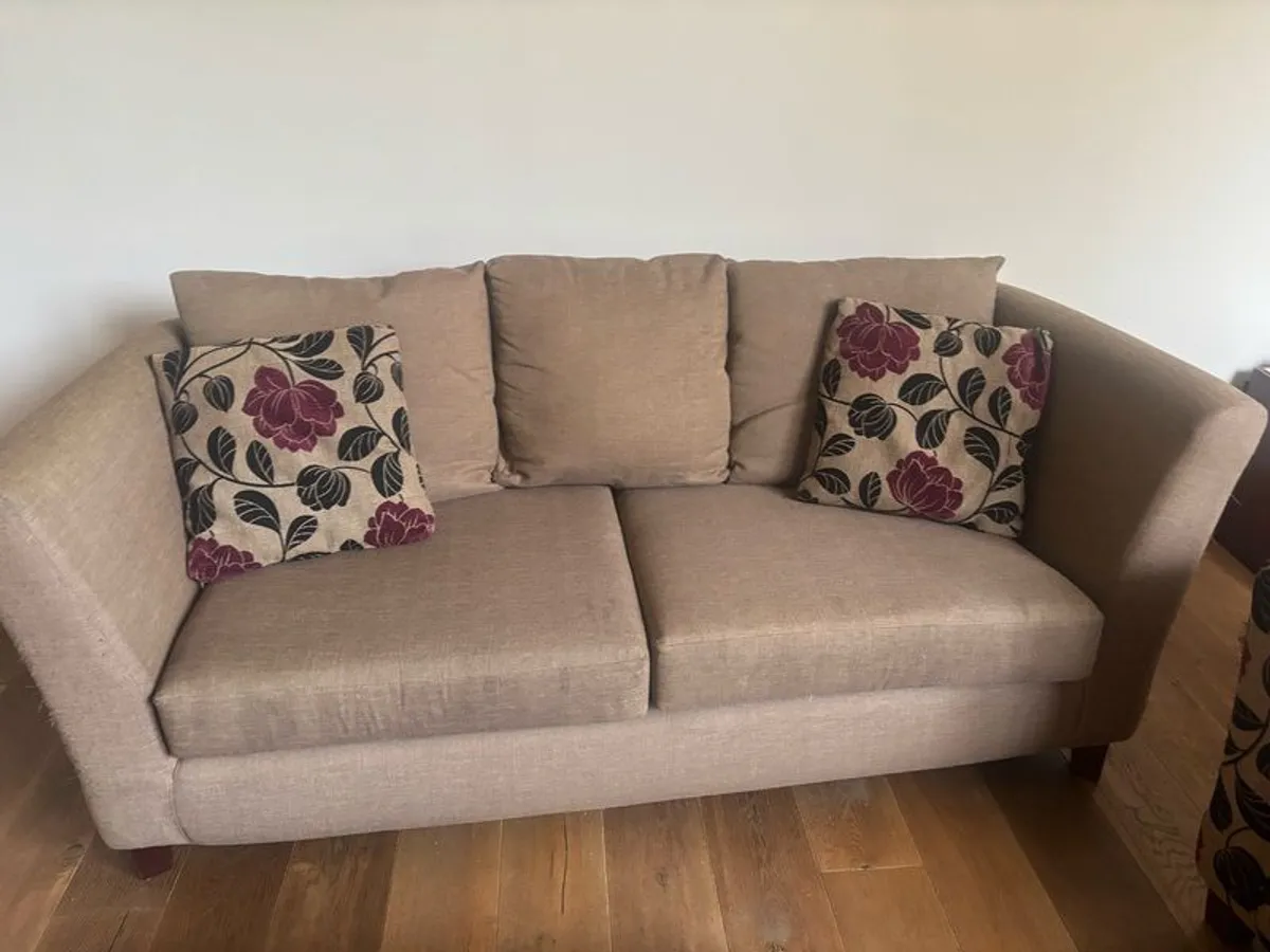 Sofa and chairs and ottoman - Image 4