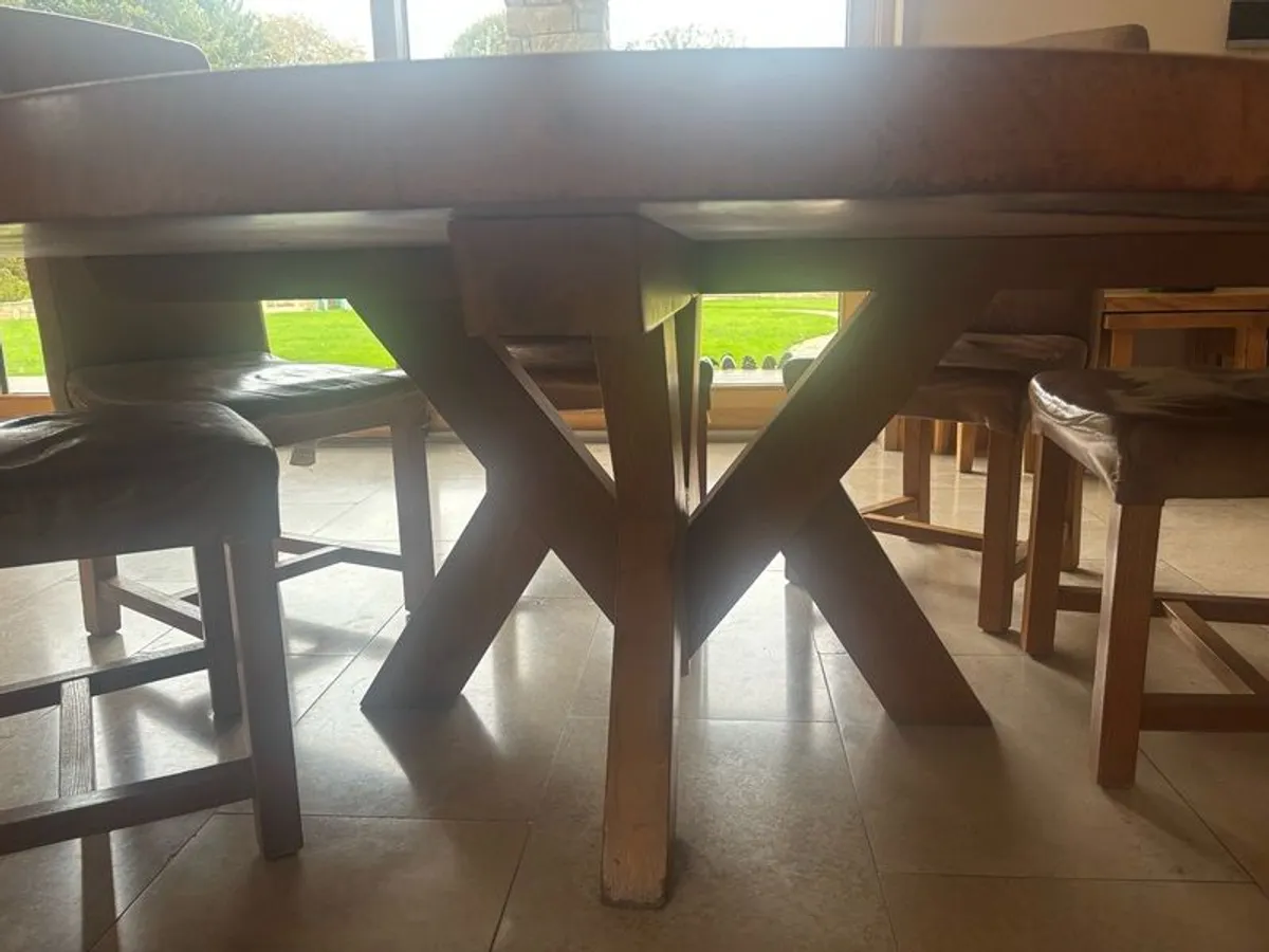 Solid Oak Table and 8 leather chairs - Image 4