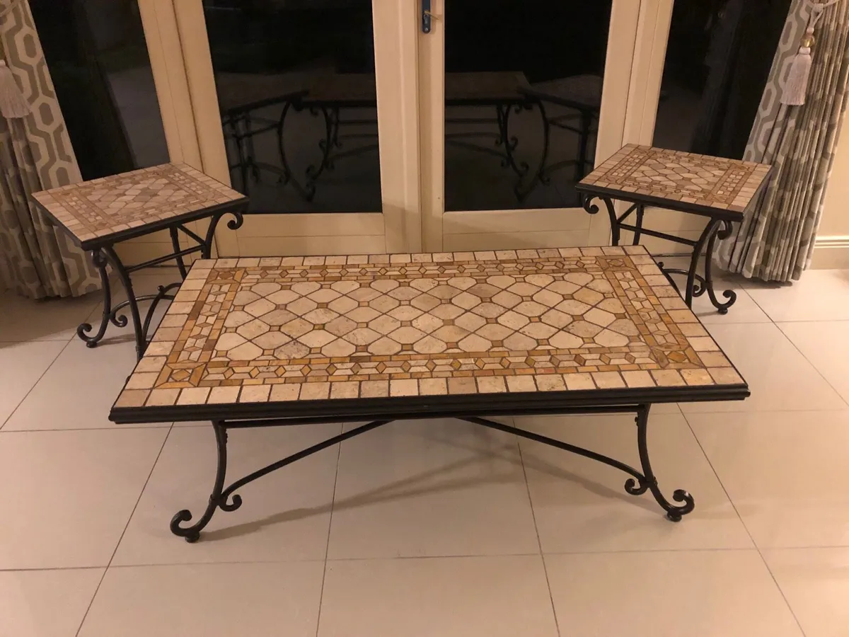 Coffee table and side tables - Image 1