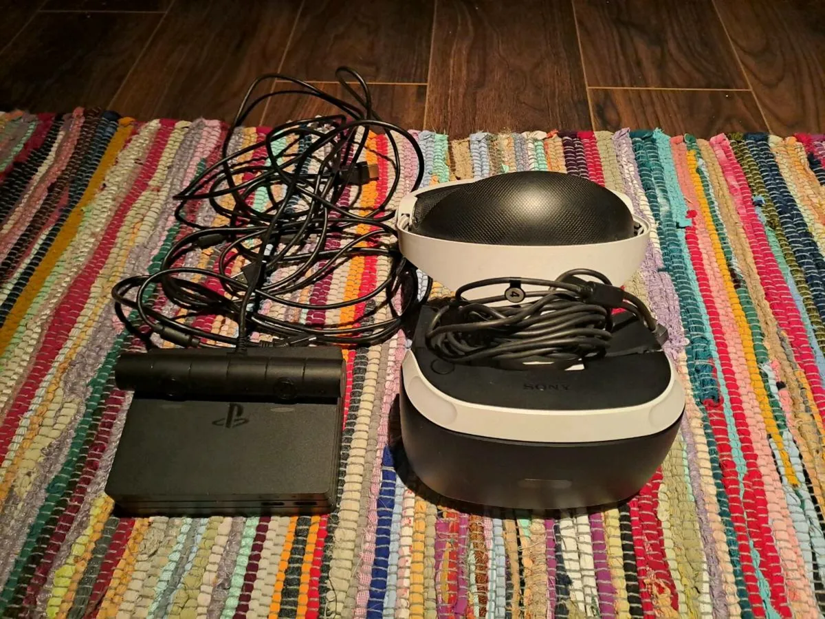 Playstation VR head set and game bundle - Image 1