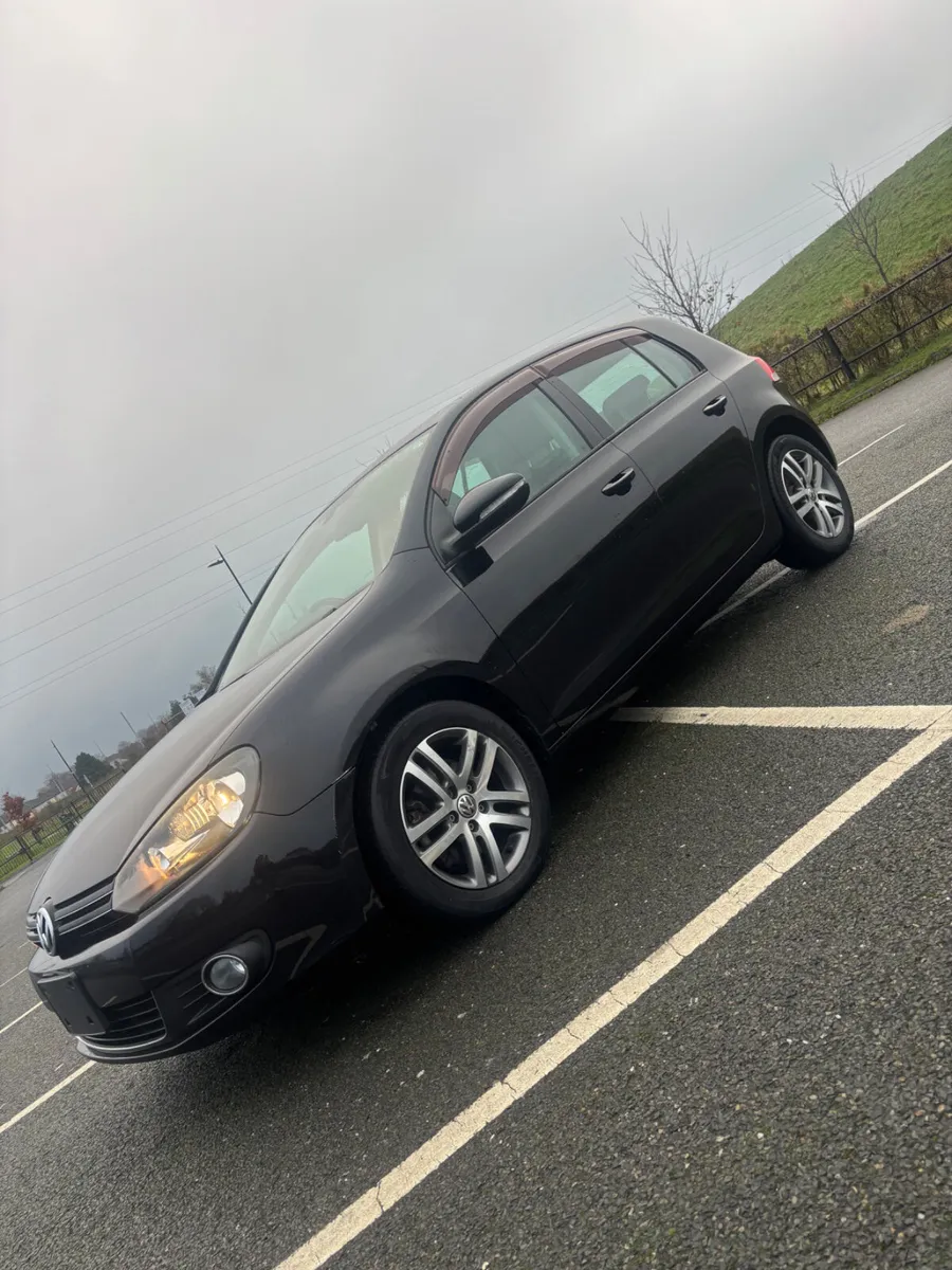 Volkswagen Golf automatic - Image 1