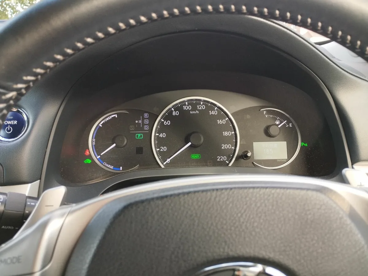 Lexus CT 2012 - Image 2