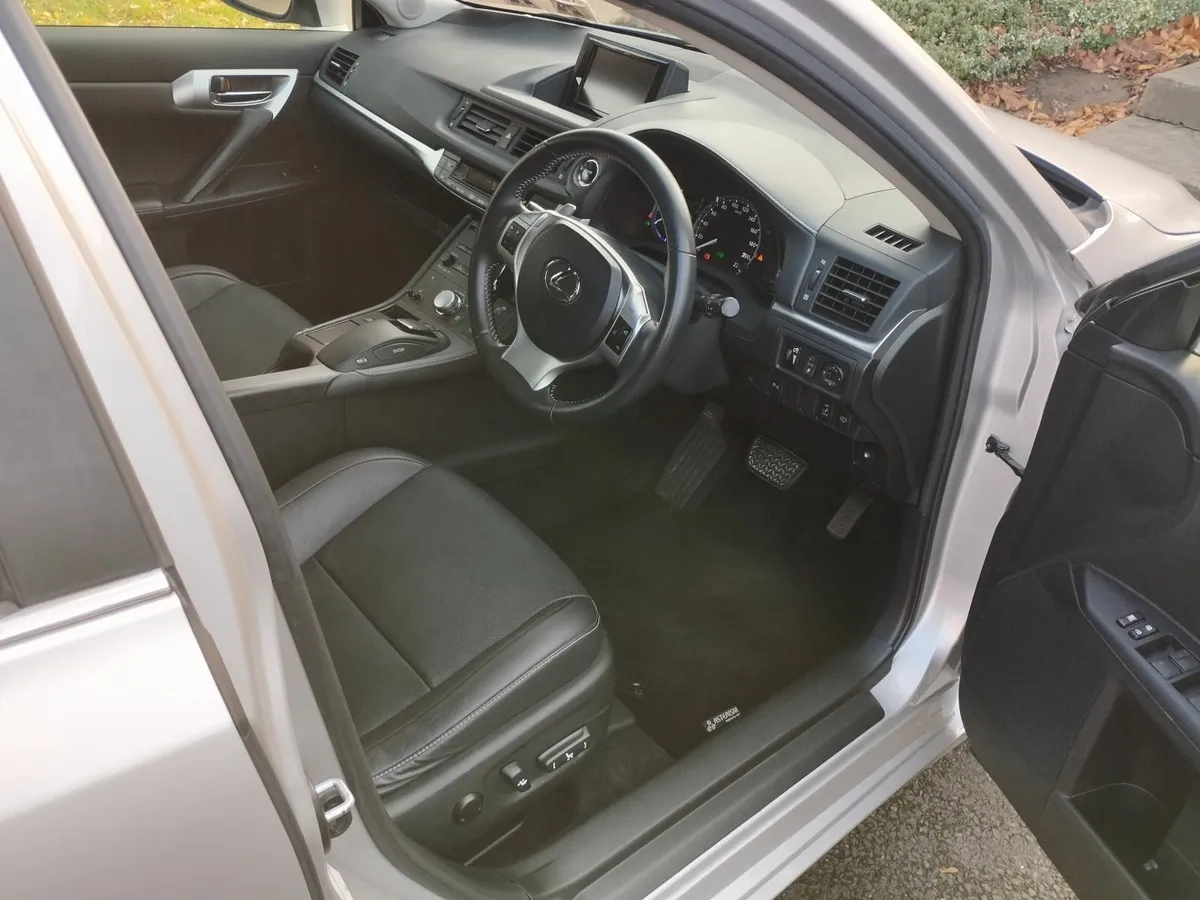 Lexus CT 2012 - Image 4