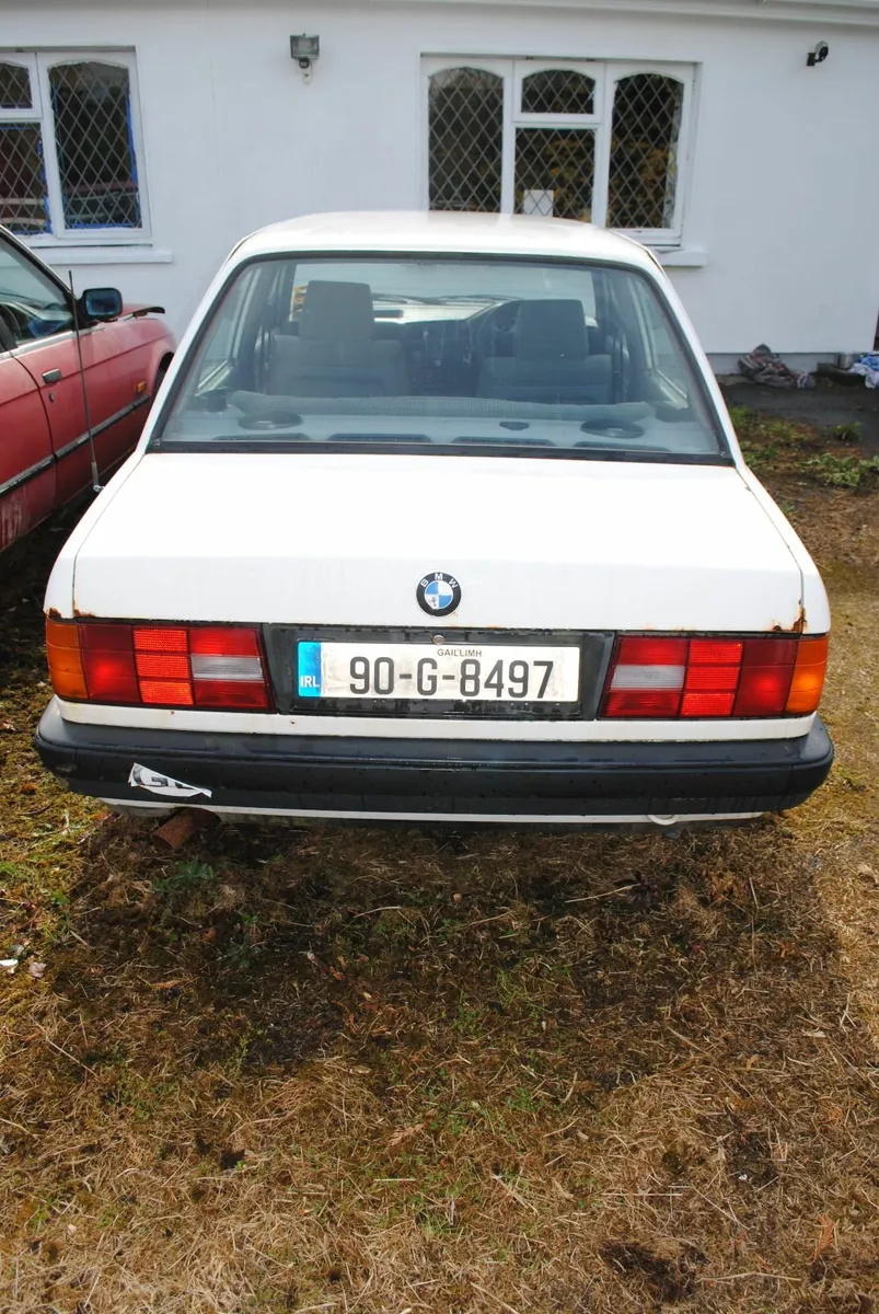 BMW 3-Series 1990 and two rare Hillman Minx - Image 3