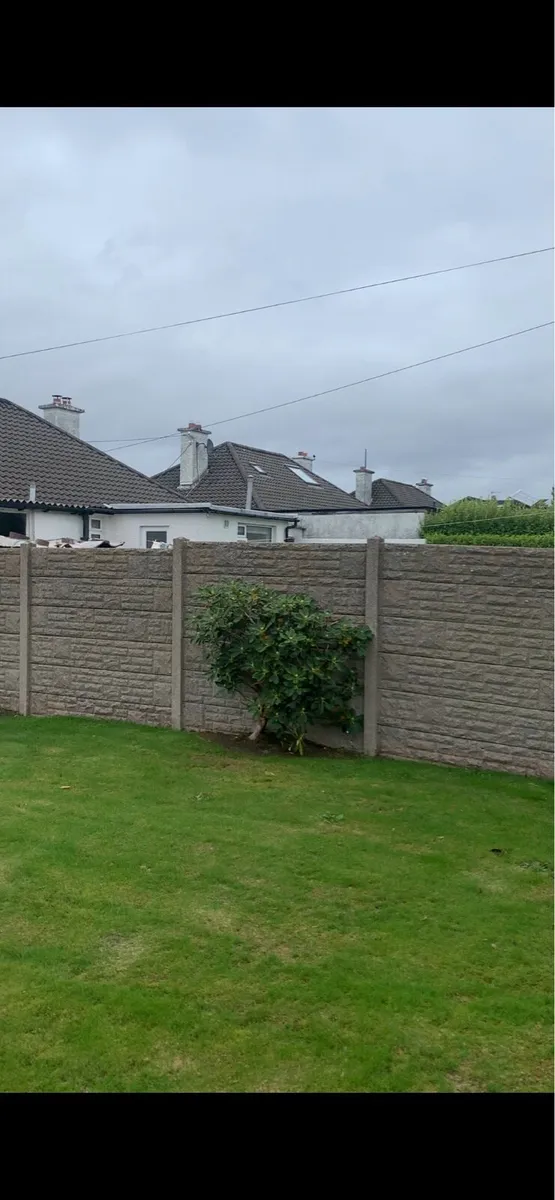 Free concrete Fence panels - Image 1