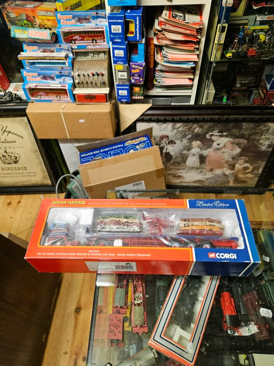 Corgi ERF Tractor Unit and Trailer with Crushed Ca - Image 1