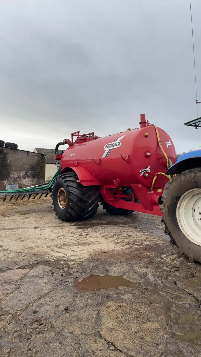 Redrock 2000 gallon slurry tanker ground drive - Image 2