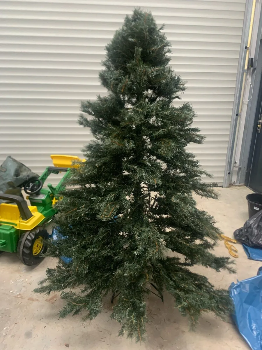 Christmas tree - Image 1