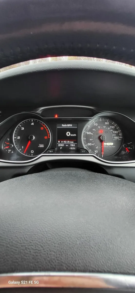 Audi A4 2015 - Image 2