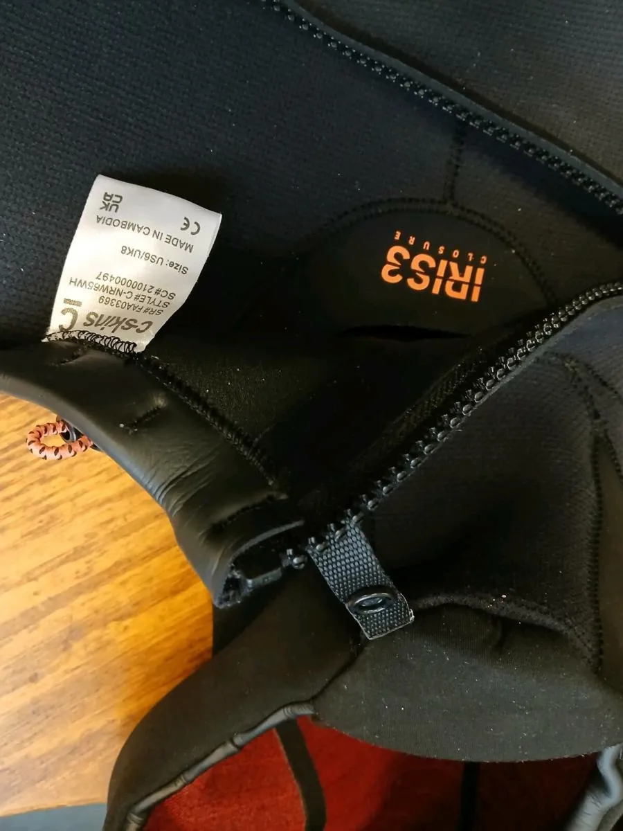 Size 8 C-Skins Nuwave 6/5 hooded, taped seams - Image 4