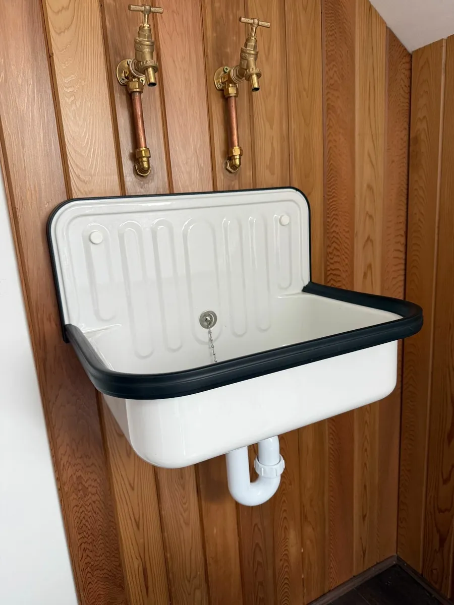 Studio Sink - Image 2