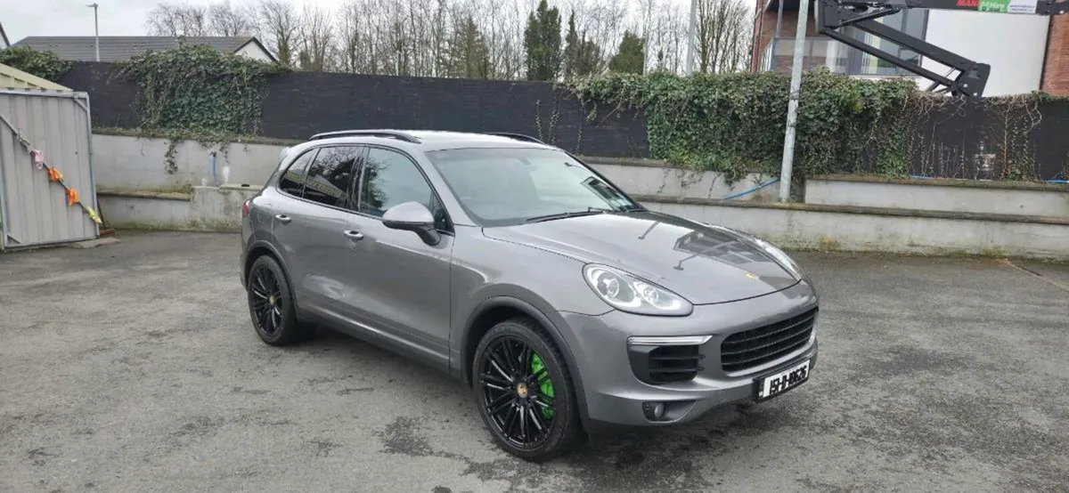 Porsche Cayenne S Platinum Edition 3.0D - Image 2
