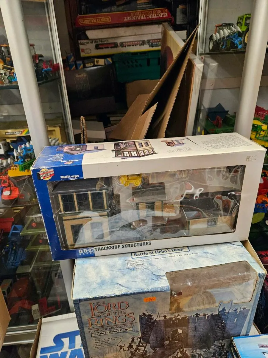 Hornby Walthers O Gauge Trackside Accessories - Image 1