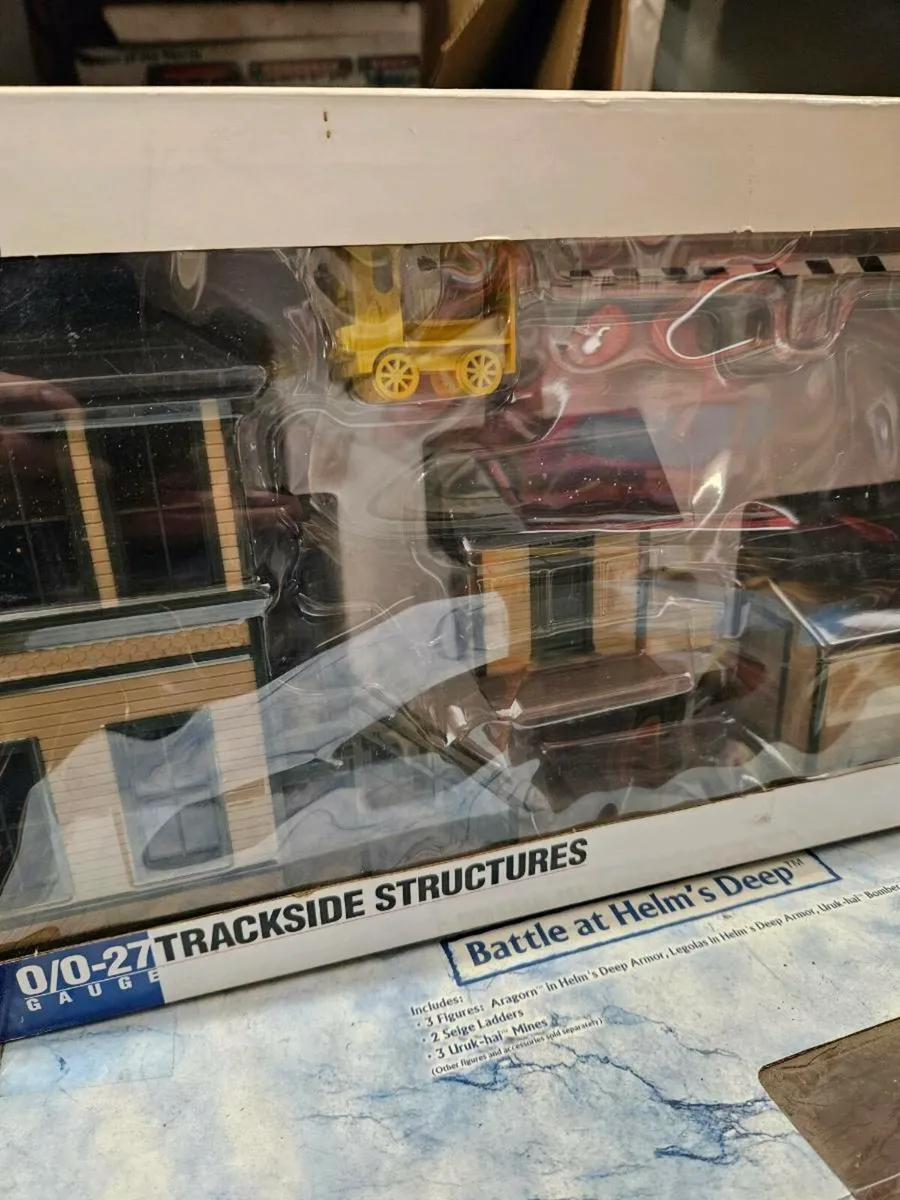 Hornby Walthers O Gauge Trackside Accessories - Image 3