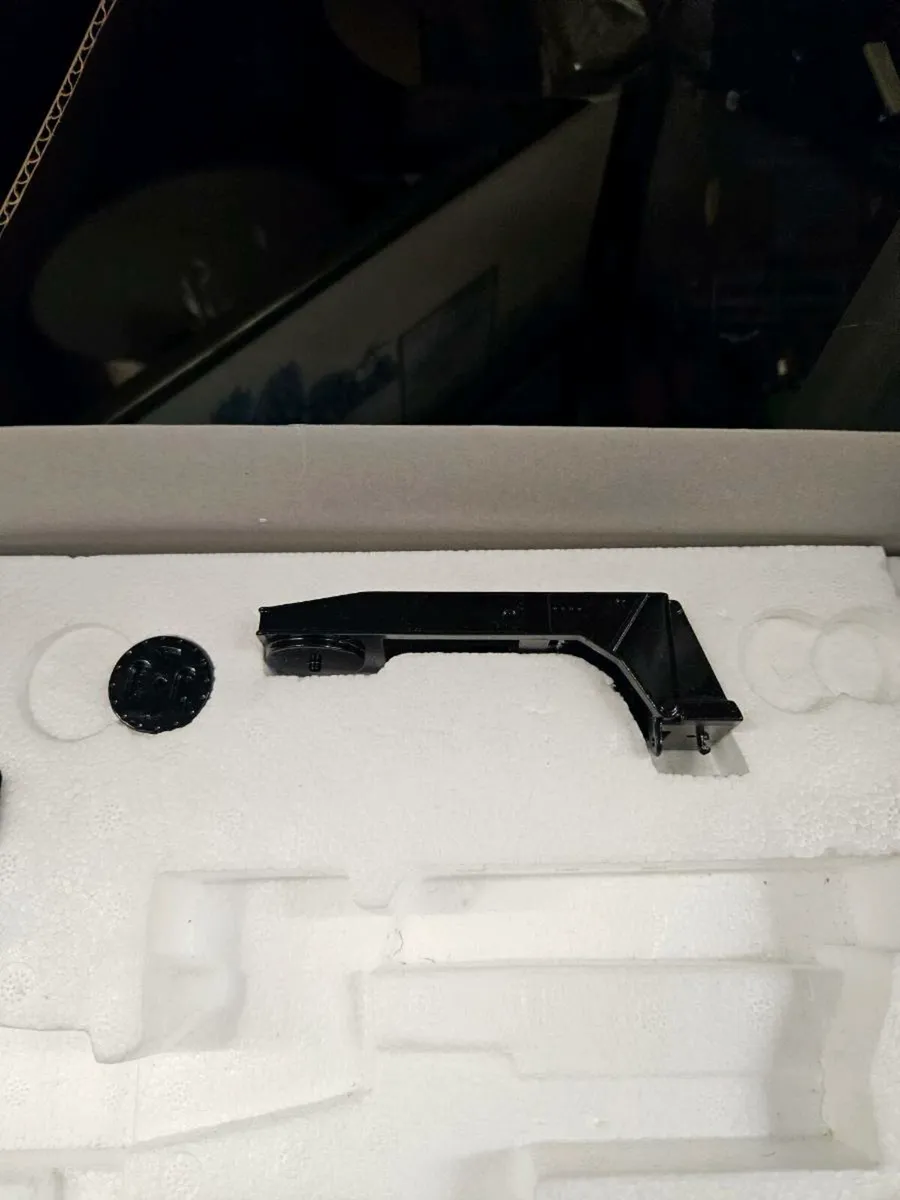 Corgi Kenworth Tractor Unit and King Trailer - Image 4