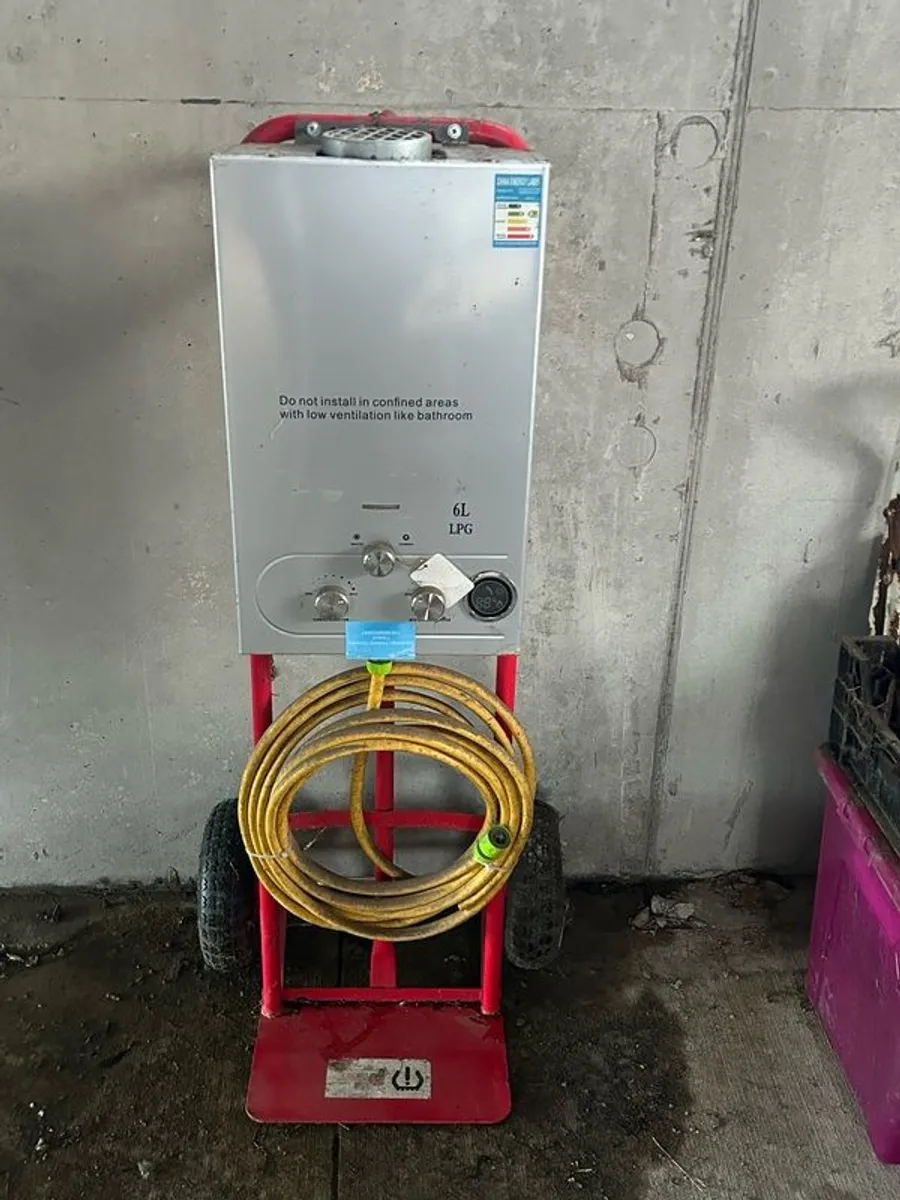 horse shower - Image 1