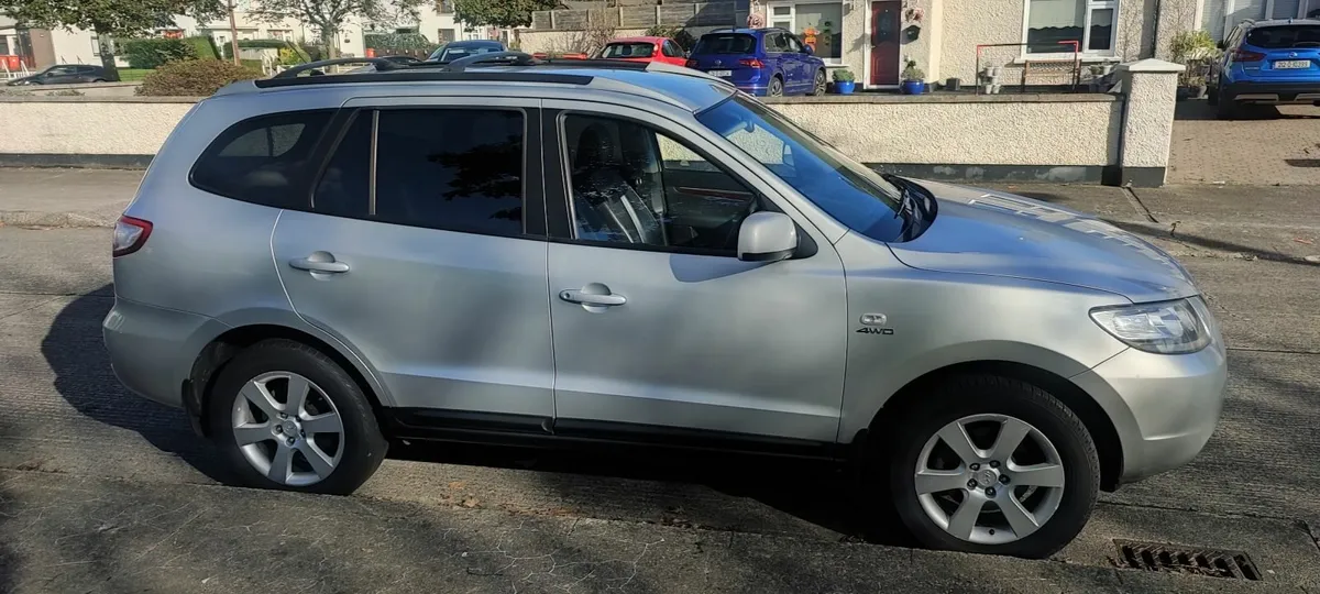 Hyundai Santa Fe 2008 - Image 1
