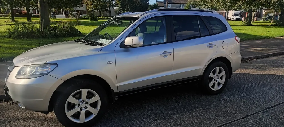 Hyundai Santa Fe 2008 - Image 2