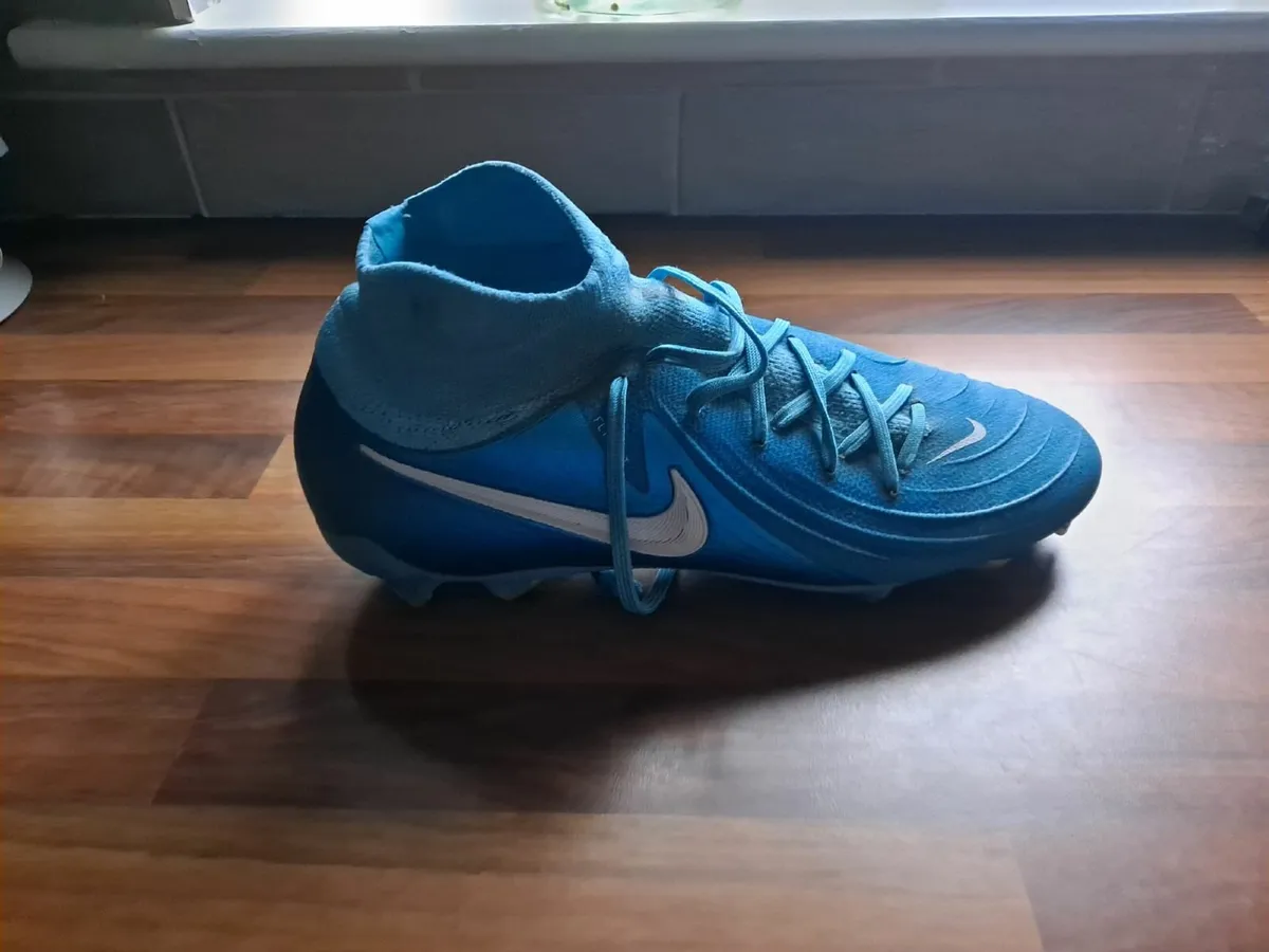 Nike Boots - Image 2