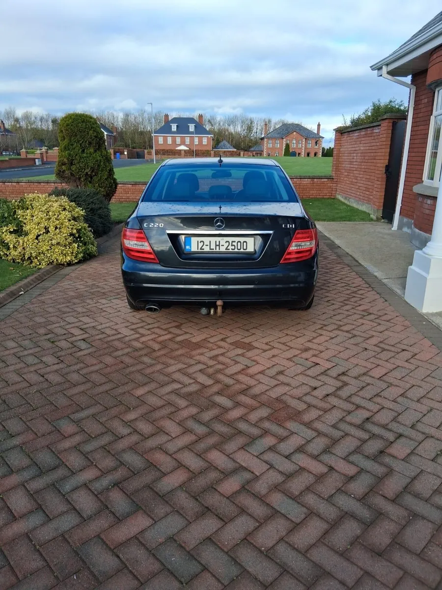 Mercedes-Benz C-Class 2012 - Image 2