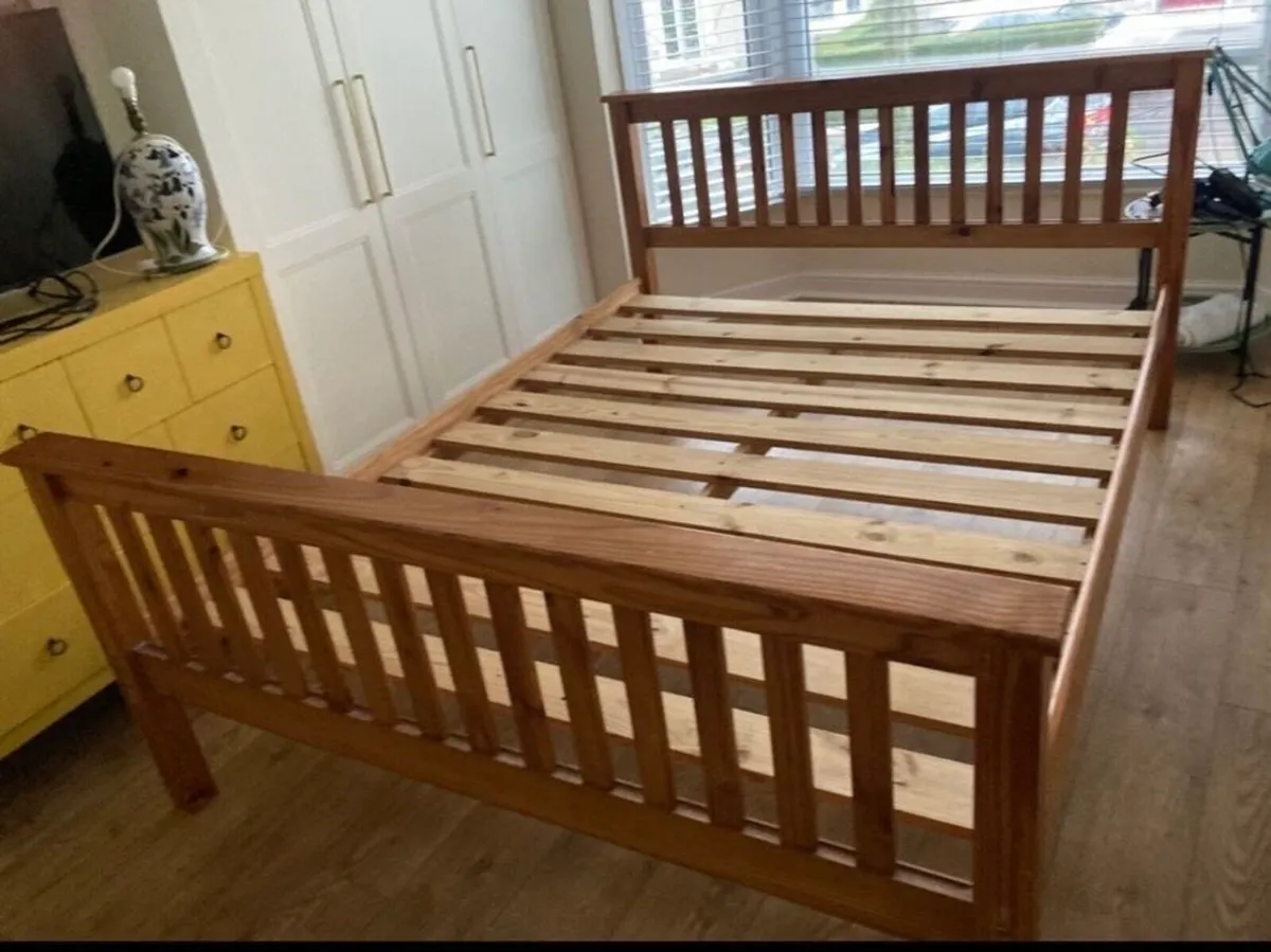 Stunning  Ft Solid Wooden King Size Bed - Deliver