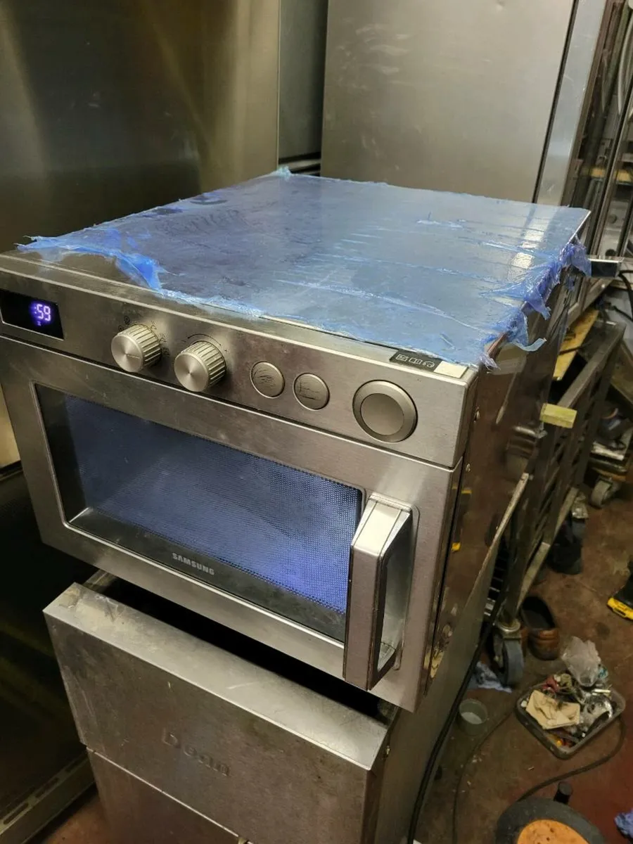 Microwave SAMSUNG 1850W - Image 1