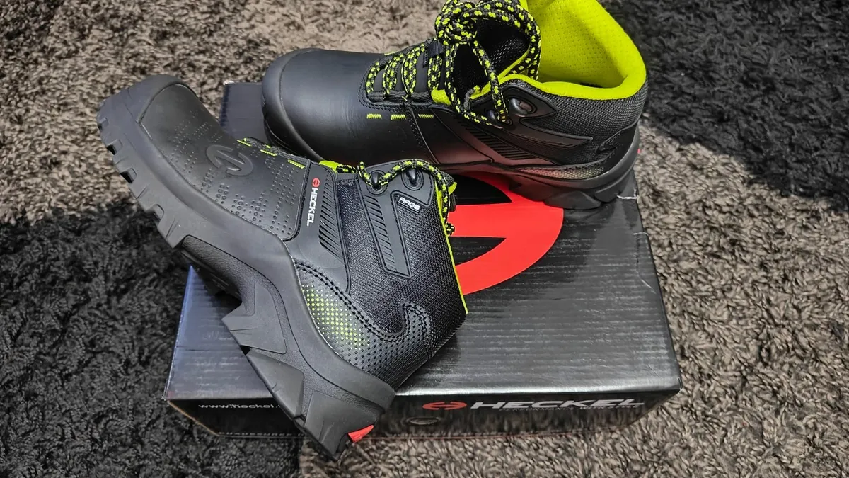 Heckel safety boots - Image 2