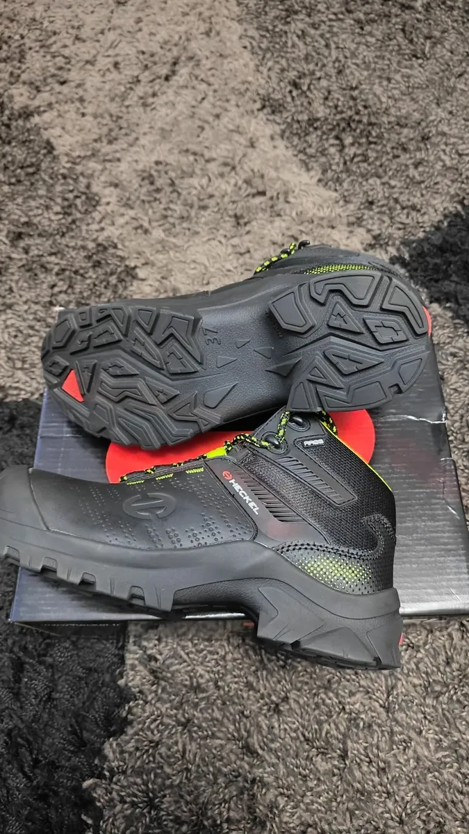 Heckel safety boots - Image 4