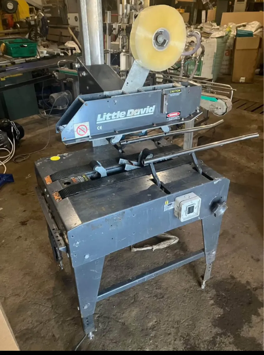 Box taper/ case sealer