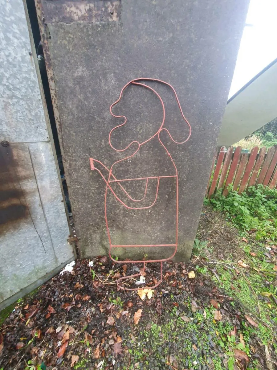 CHRISTMAS DISPLAYS - Image 1