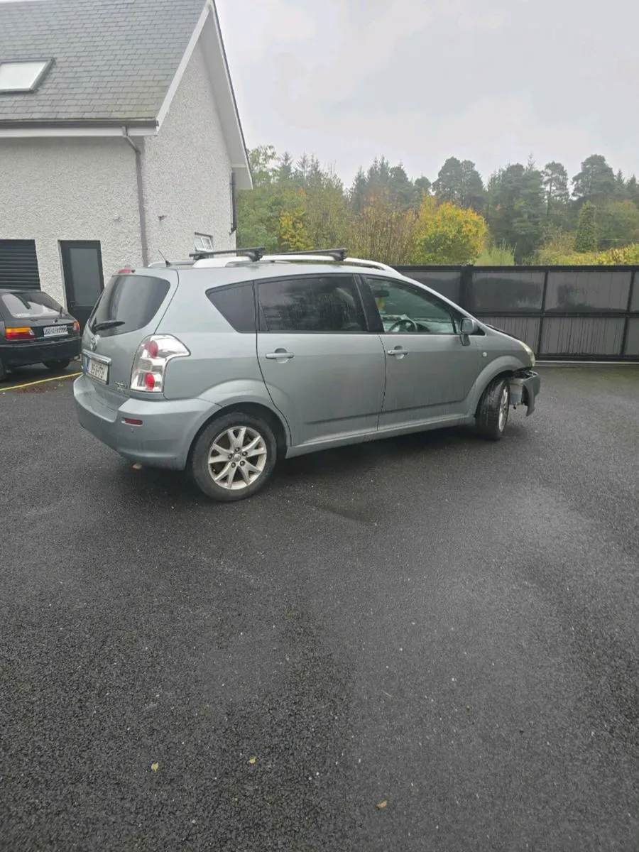 Toyota Corolla Verso - for Breaking or Repair - Image 1