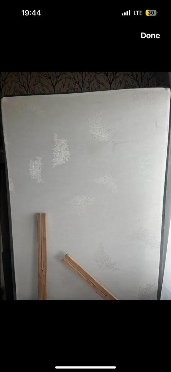 Bed frame and table - Image 2