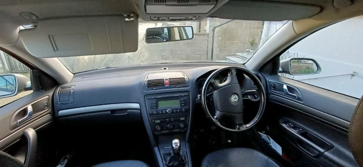 Skoda Octavia 1.6L Elegance - Image 2