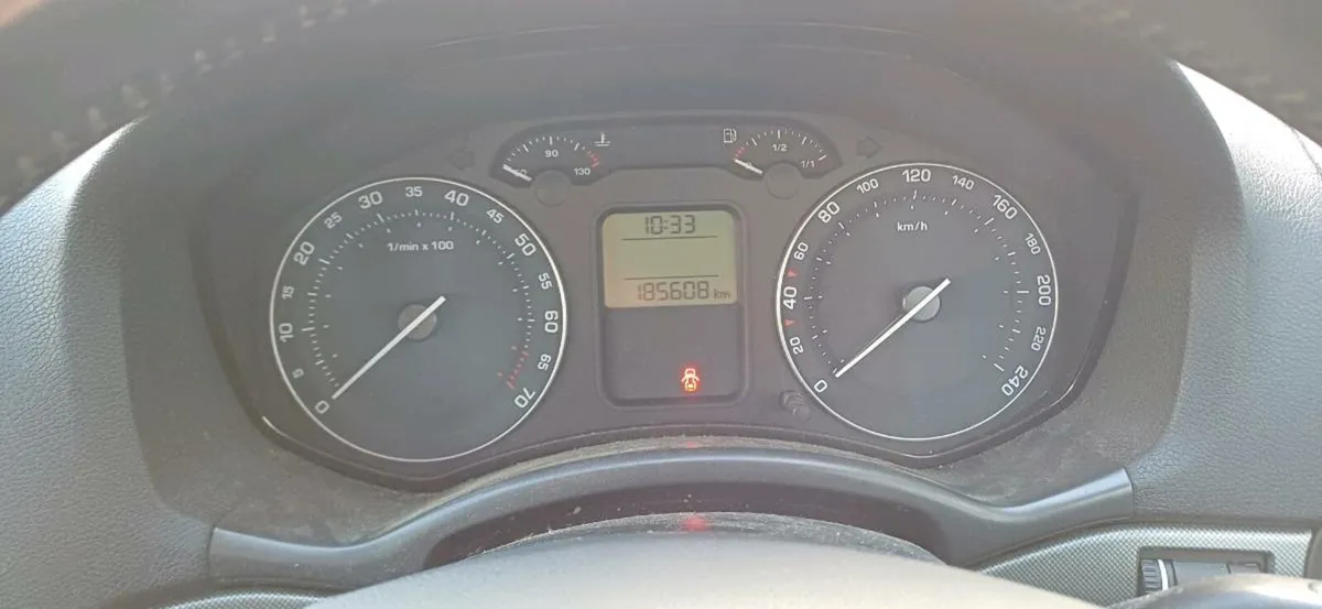 Skoda Octavia 1.6L Elegance - Image 4