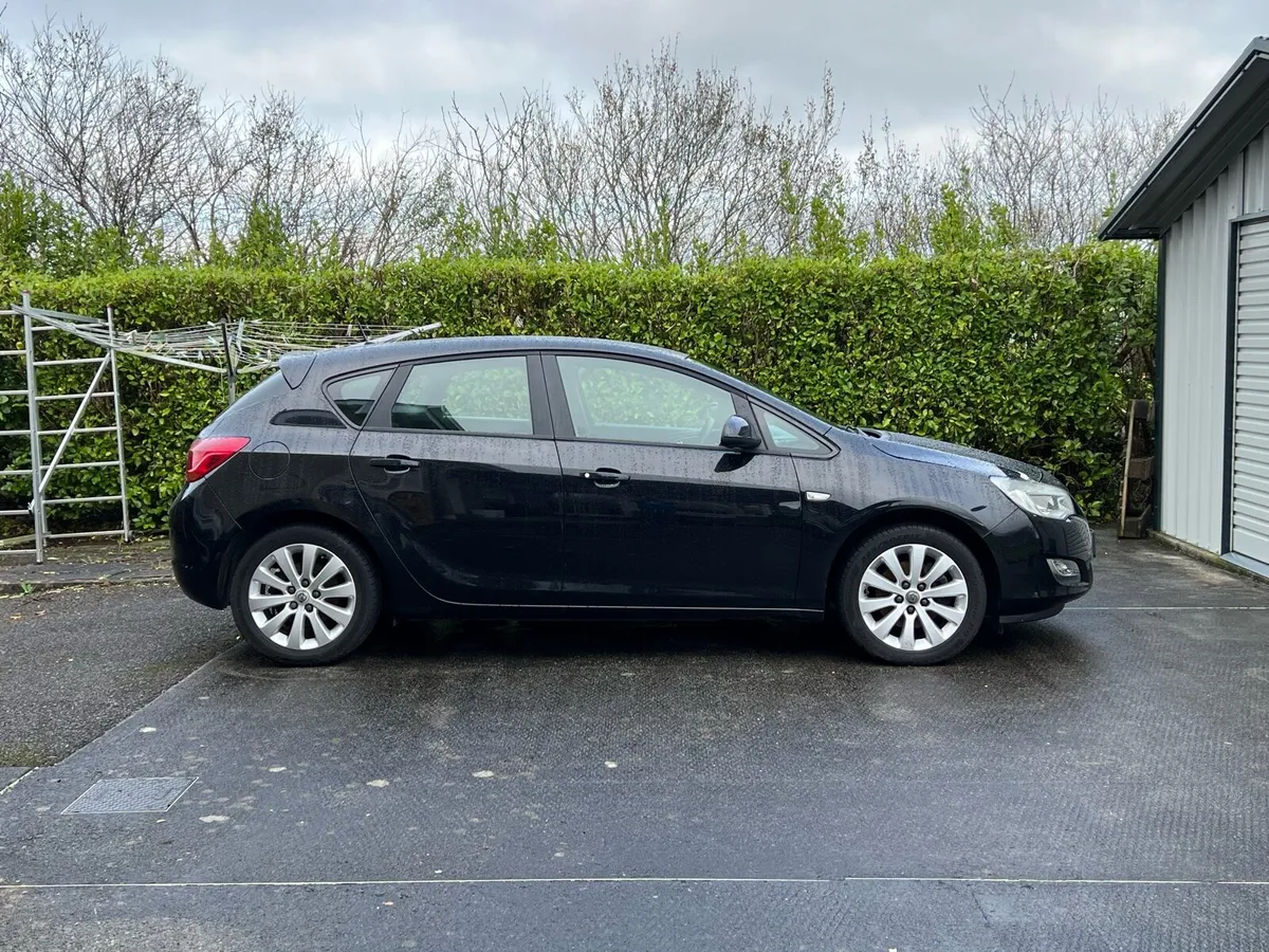 Opel Astra - Image 1