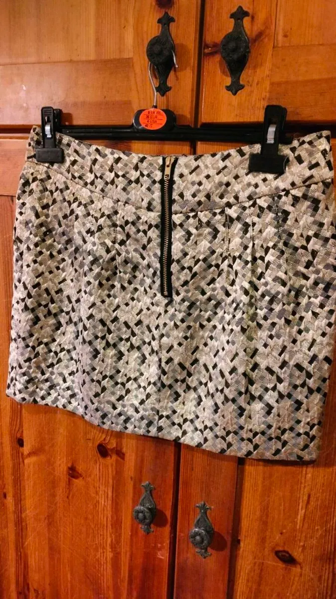 Ladies A wear Gold, cream, black Skirt. - Image 2