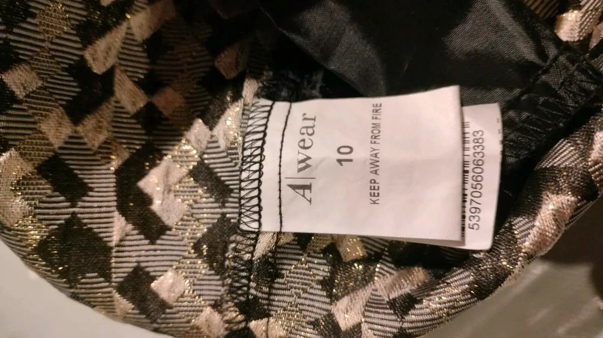 Ladies A wear Gold, cream, black Skirt. - Image 4