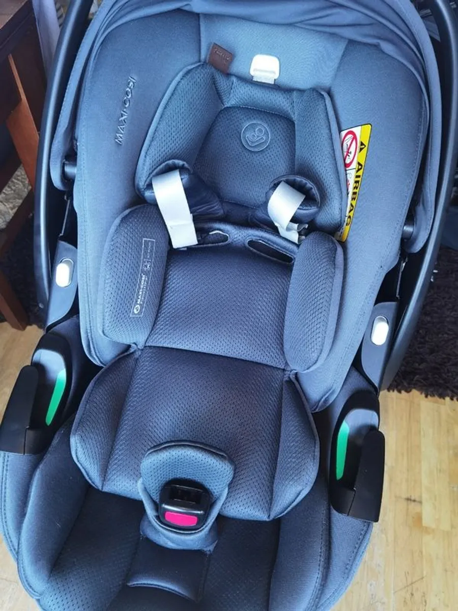 Maxi-Cosi Pebble 360 Pro2 Newborn Bundle  Excelle - Image 4