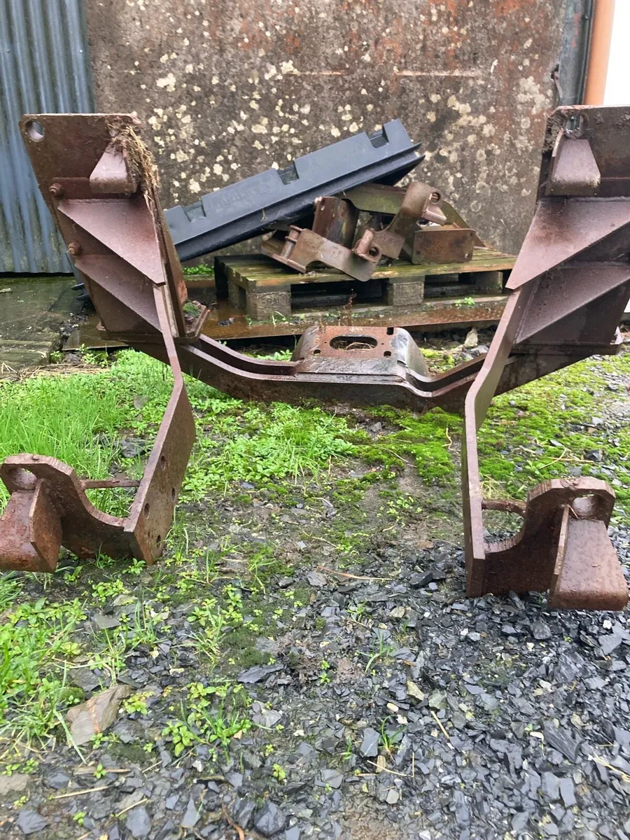 Massey Ferguson 880 Loader Brackets - Image 1