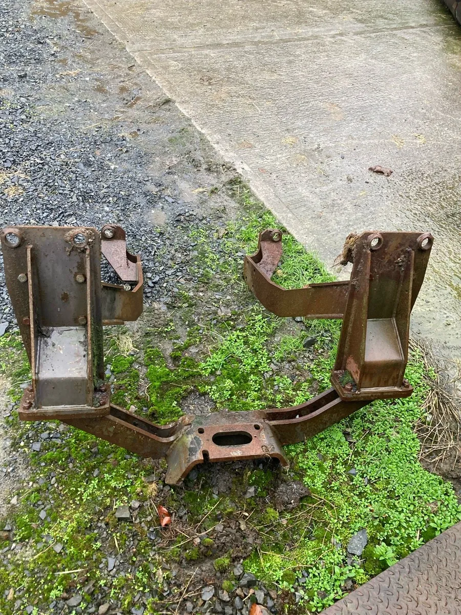 Massey Ferguson 880 Loader Brackets - Image 2