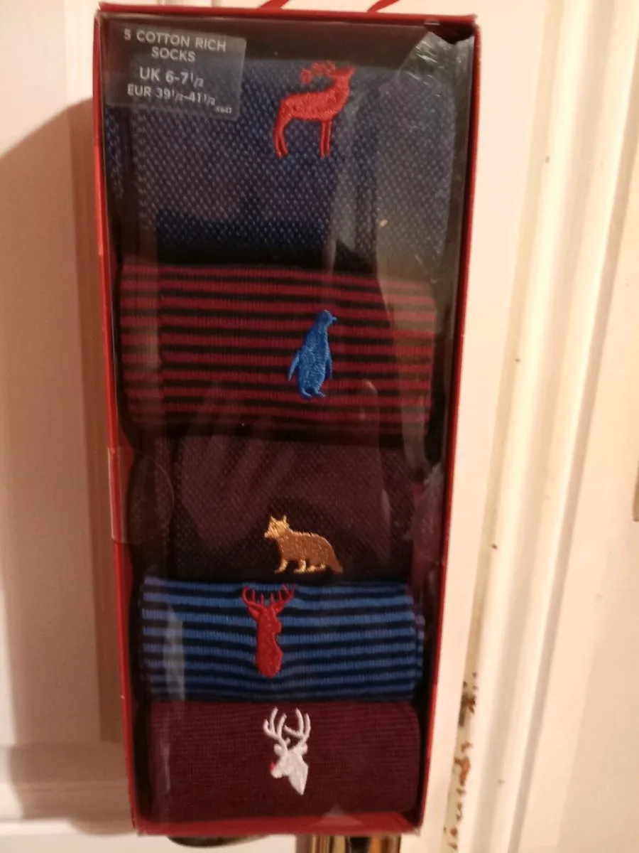 Mens Socks & Handkerchief Set - Image 2