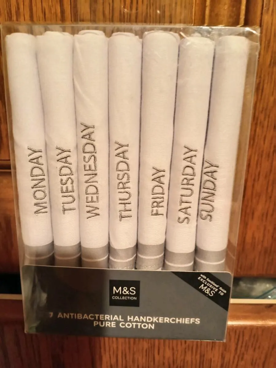 Mens Socks & Handkerchief Set - Image 3