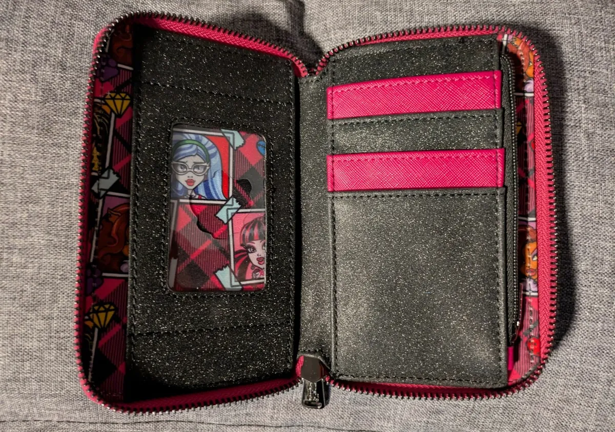 Monster High Lounge fly Wallet - Image 3