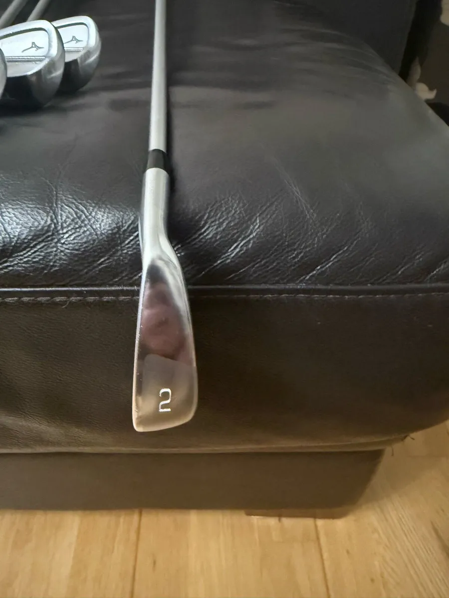 Mizuno 2 Iron - Image 1