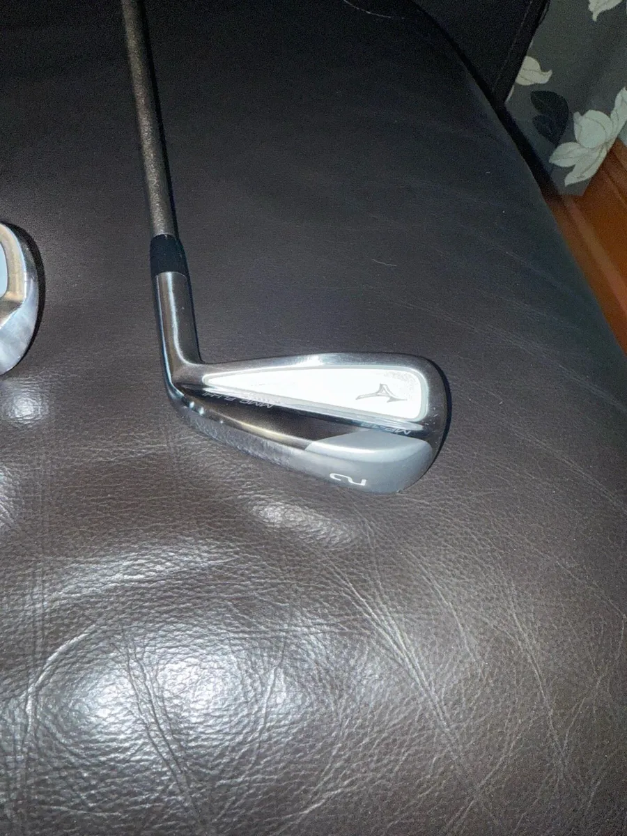 Mizuno 2 Iron - Image 3