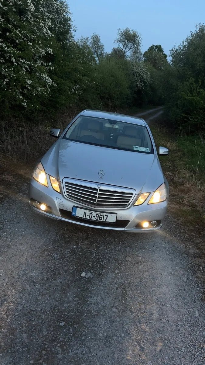 Mercedes-Benz E-Class 2011 - Image 1