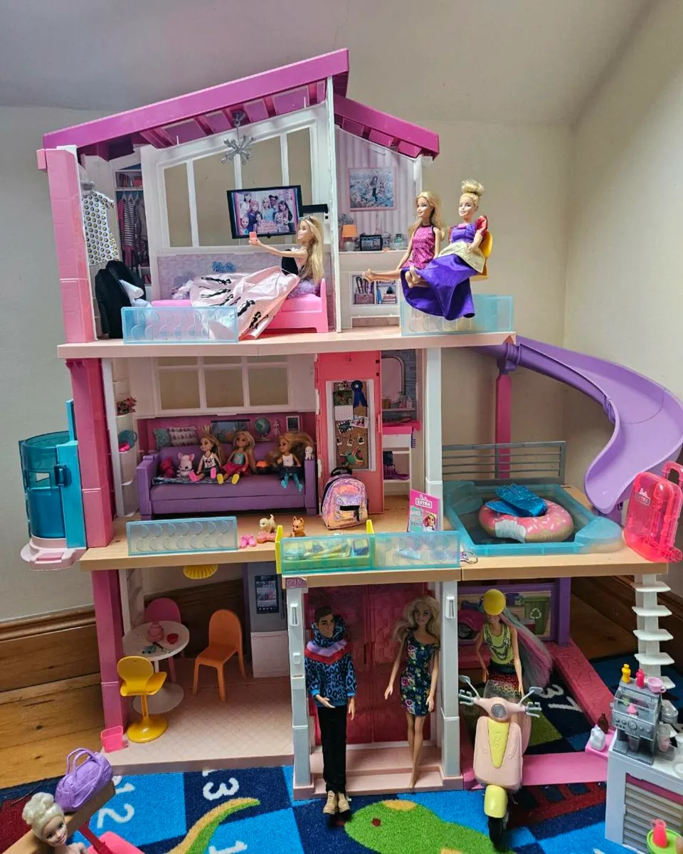 Barbie Dreamhouse Bundle - Image 1