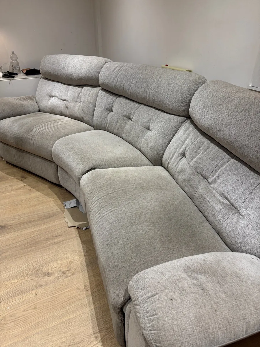 4 Seater Electric Recliner - Image 1